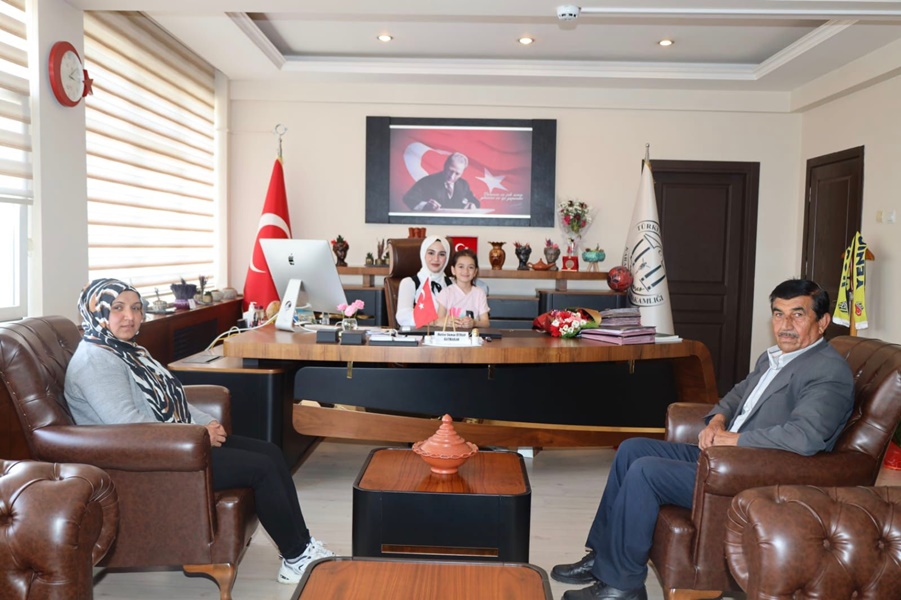 Şehit Piyade Komando Er Mutlu AKAR'ın Dikmen Mahallesinde Yaşayan Kıymetli Ailesi Kaymakamımız Sayın Hatice Gamze KURAN'ı Ziyaret Etti